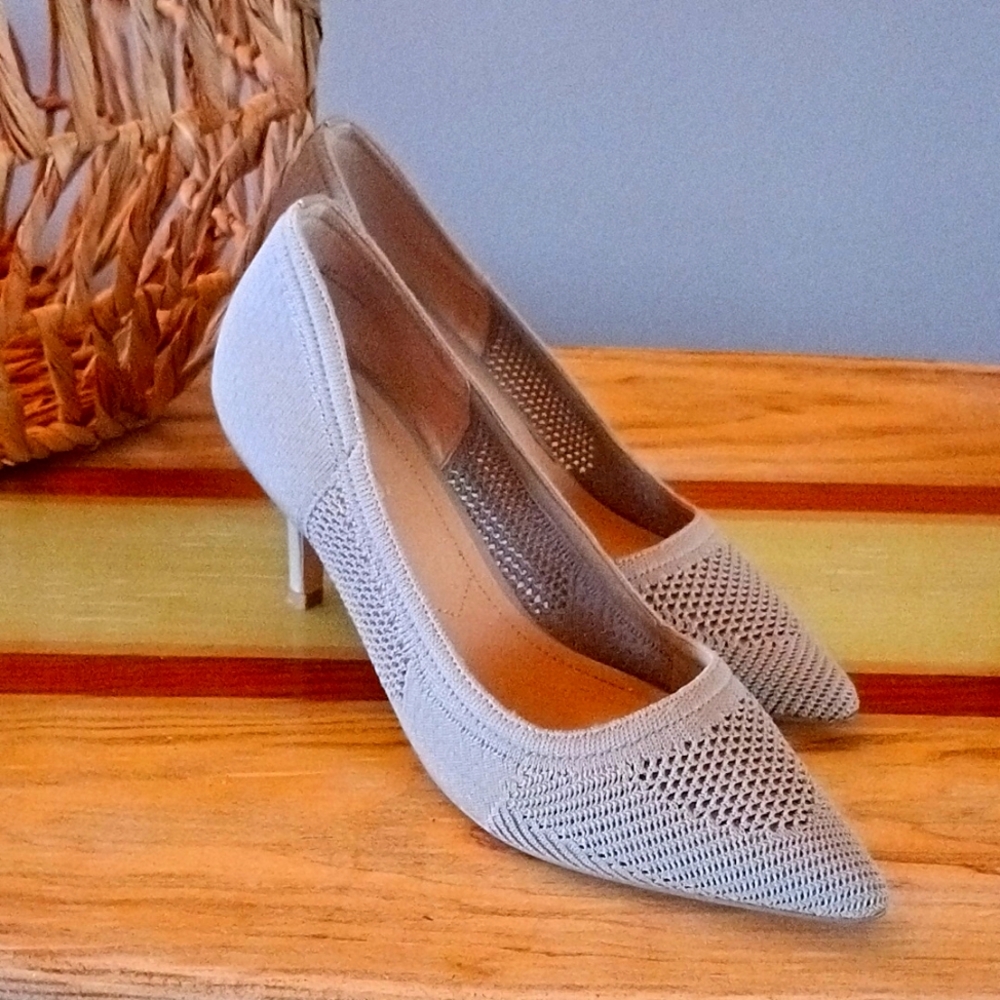 Charles David Gray knit pointy toe heels 🖤👠